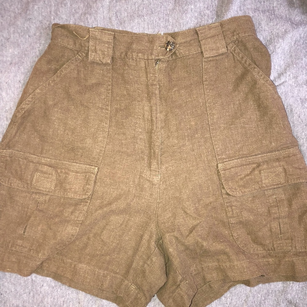 Cute army green/olive/brown linen cargo shorts.